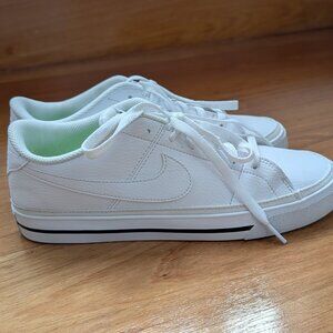Nike Women Sneaker size 9 White